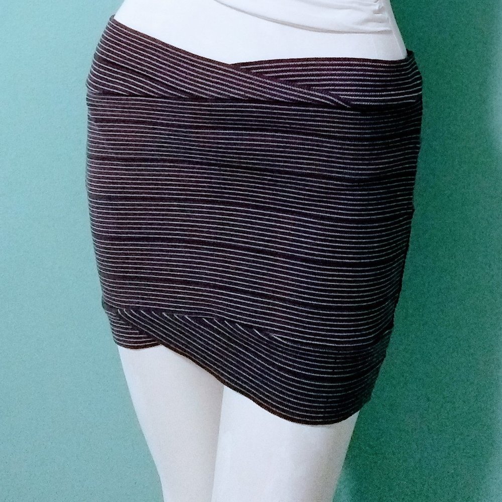 🌷🌺 Poof Couture Gray Mini Skirt  Size S